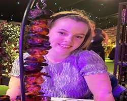 Isabelle Weall eating non vegetarian food